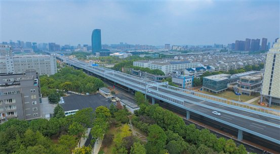 光谷大道南延線高架橋.jpg